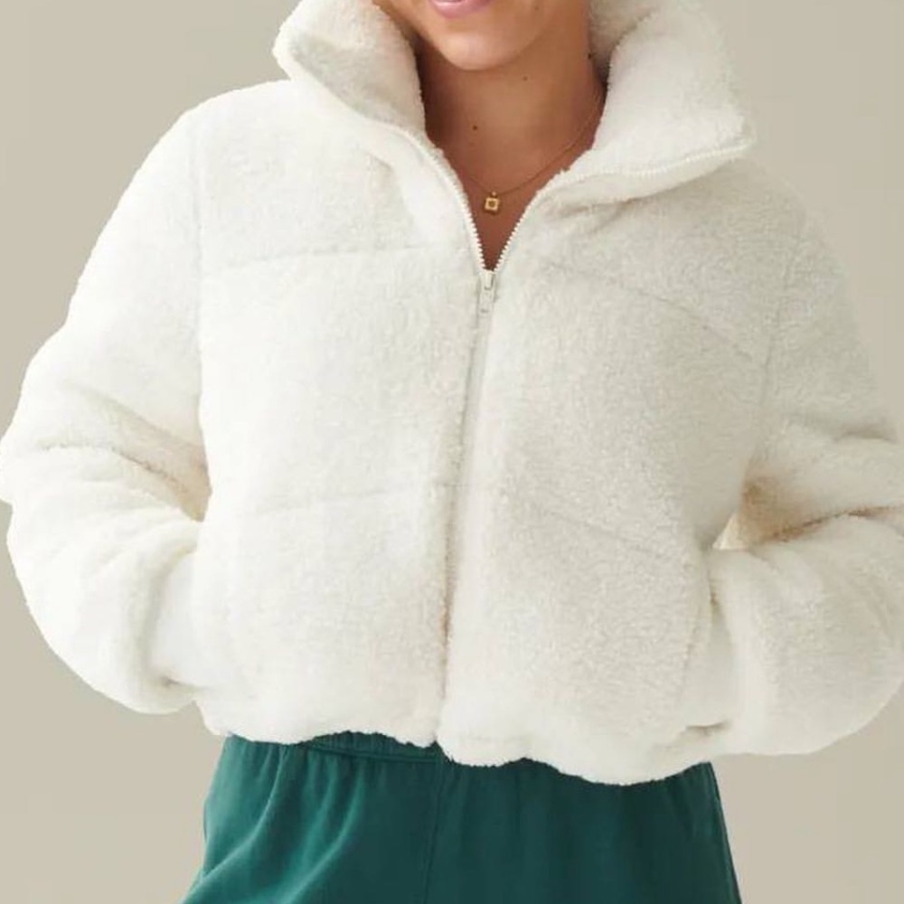 NWOT-Hollister Ultimate mini Cream Sherpa puffer Jacket - Picture 7 of 8
